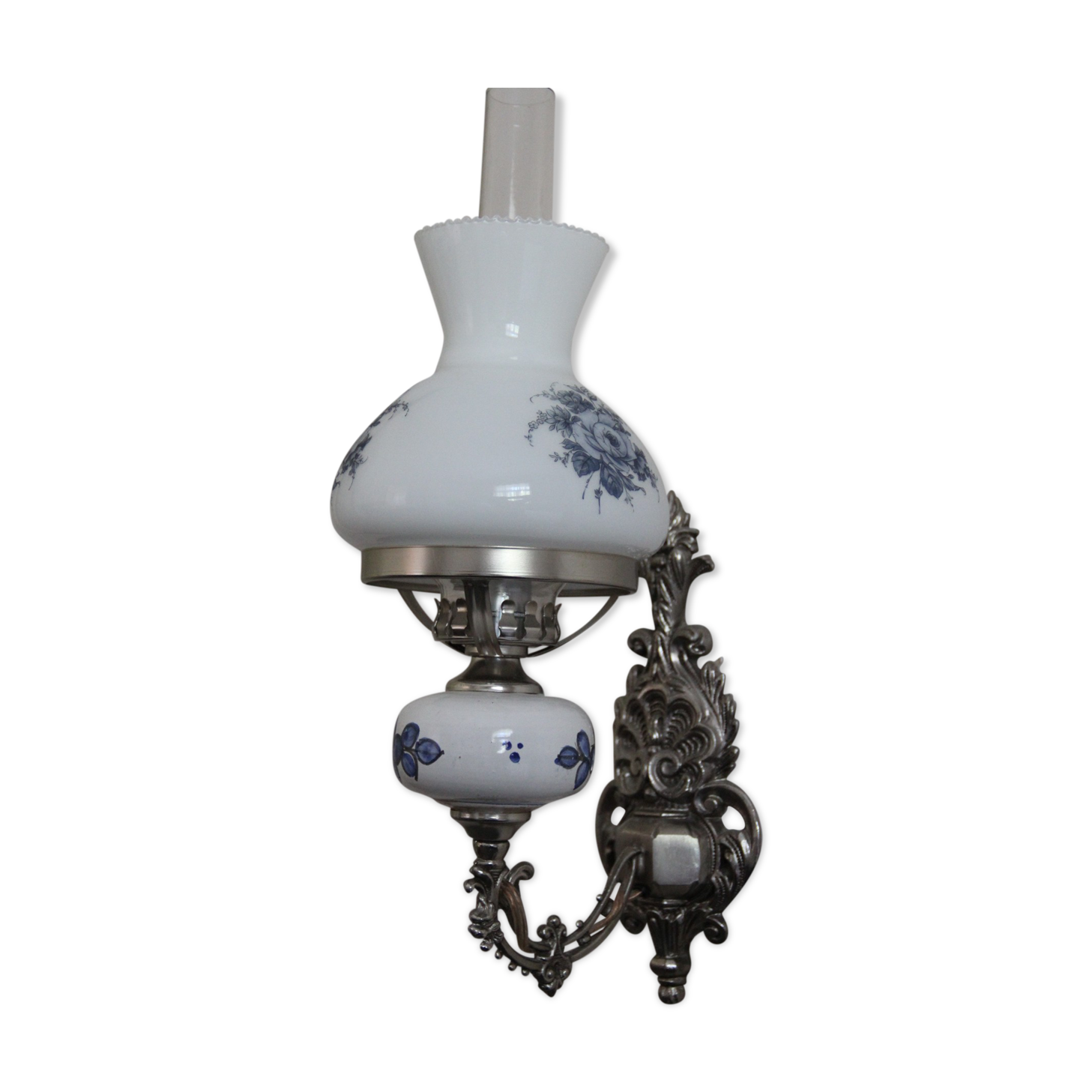 Bedside lamp with wall mounting and floral décor