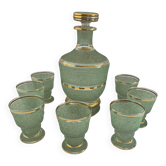 Service à liqueur vintage granité vert et doré, carafe et 7 verres