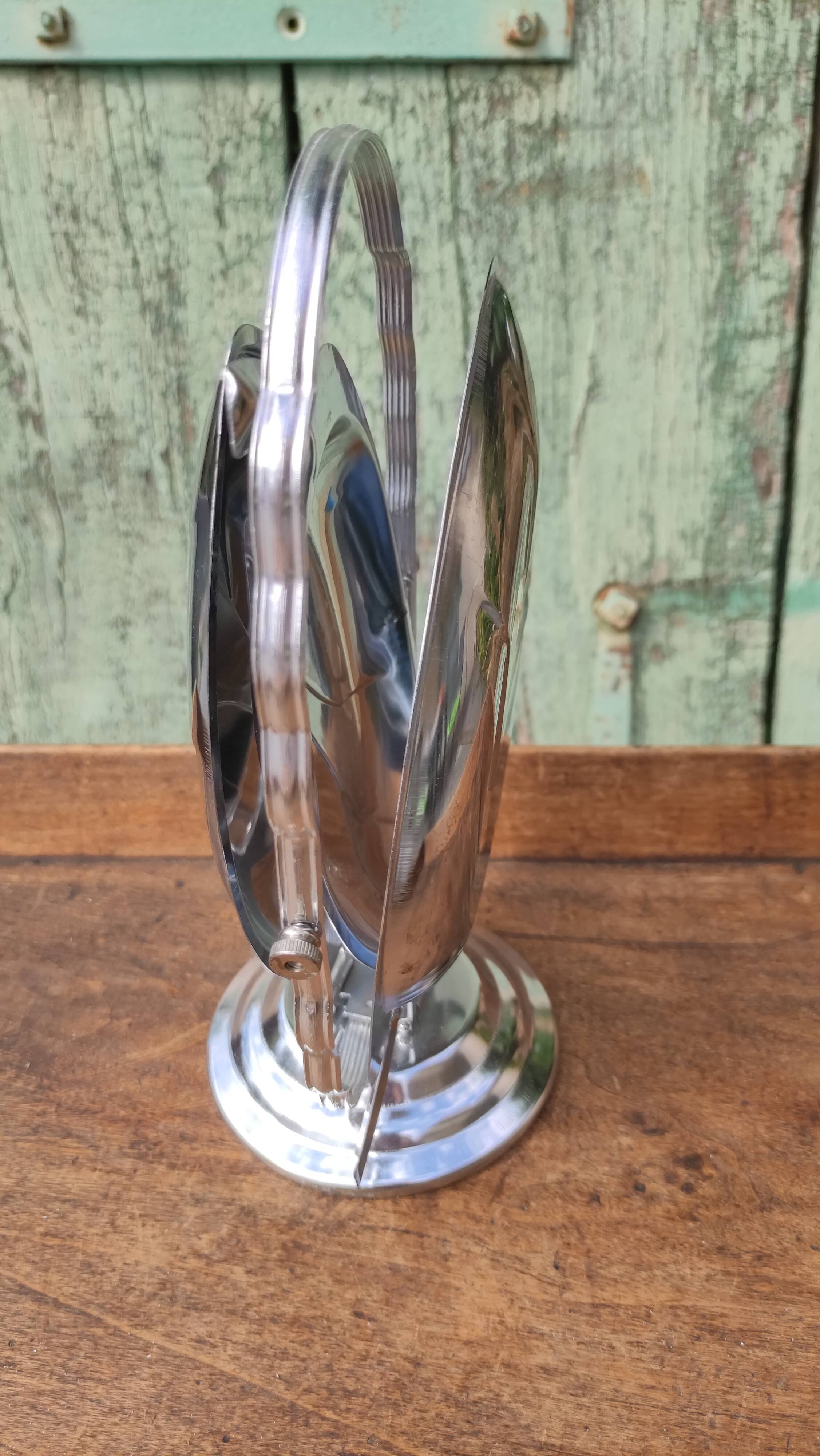 Vintage foldable table holder in silver metal