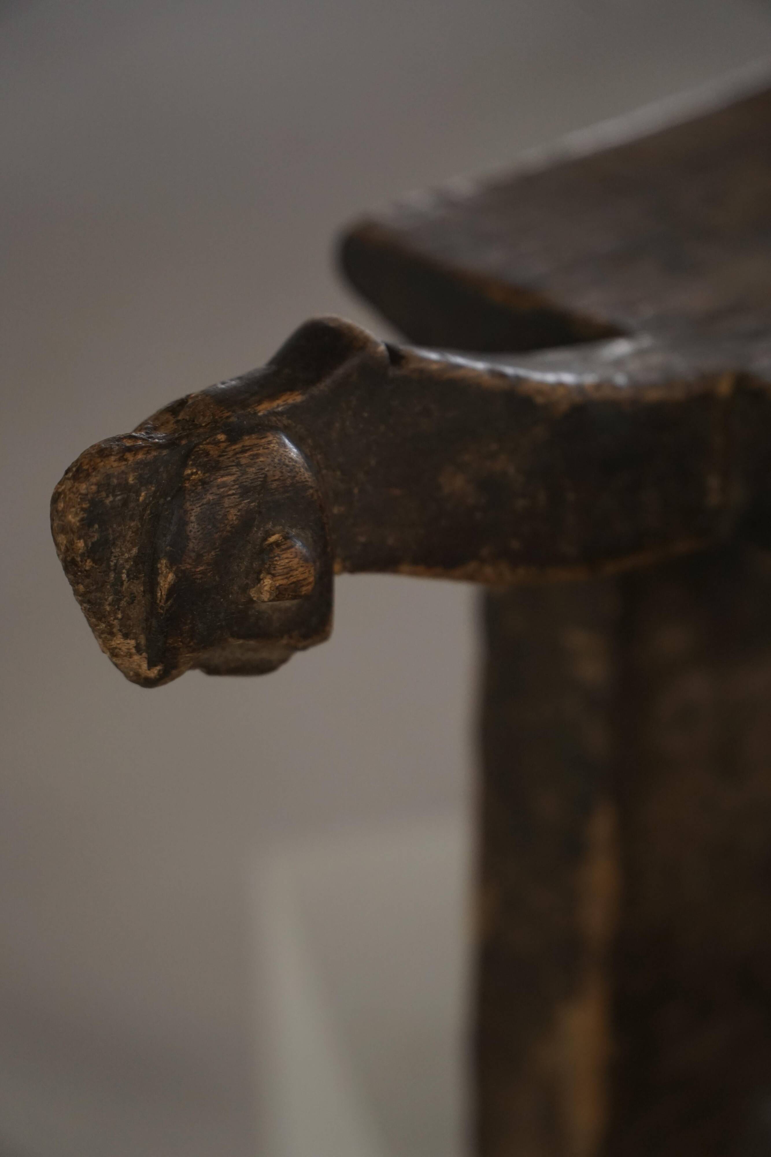 Lobi stool in carved wood from the early 20th century, Burkina Faso, Africa.