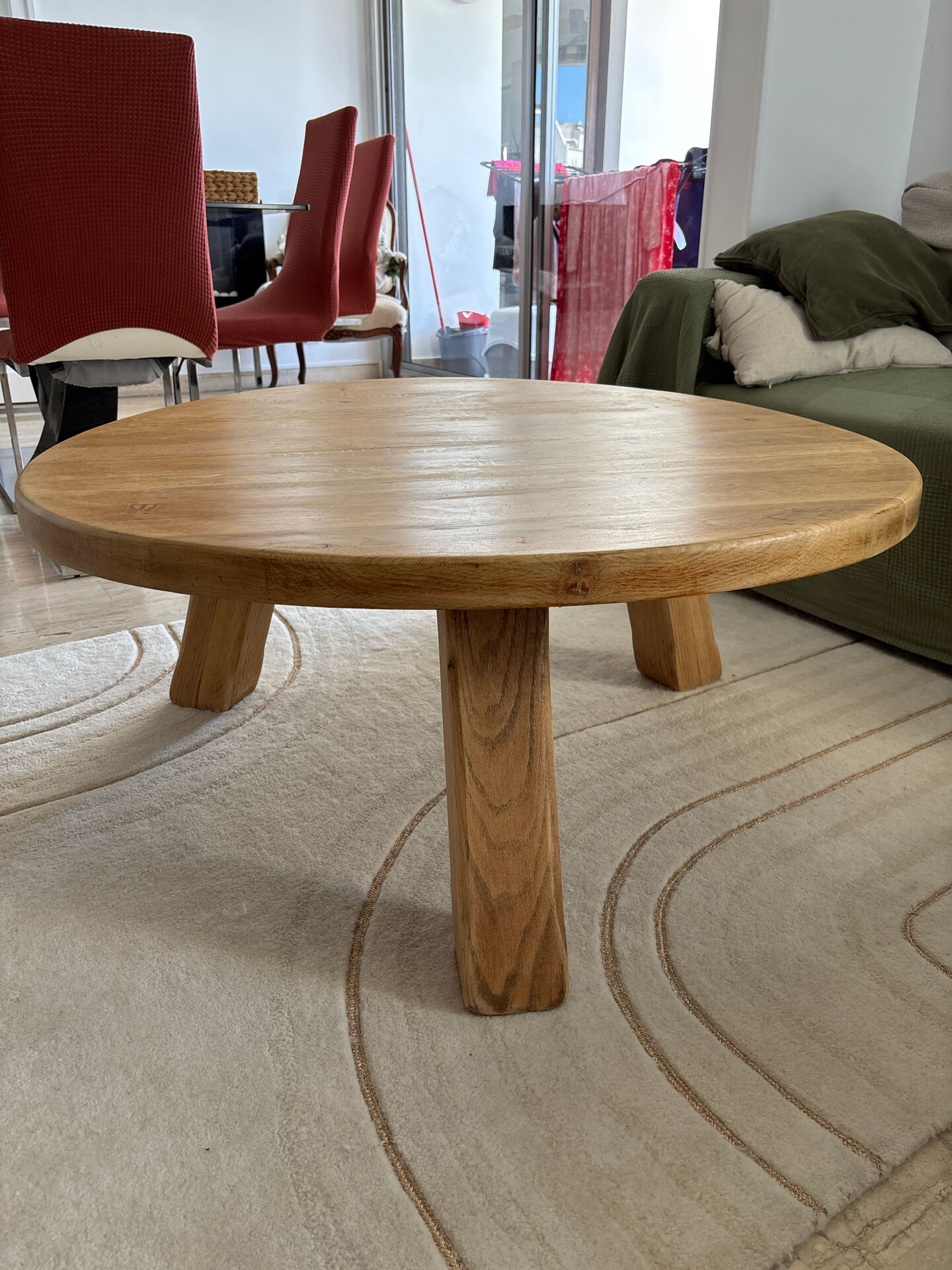 Table basse tripode vintage en bois massif