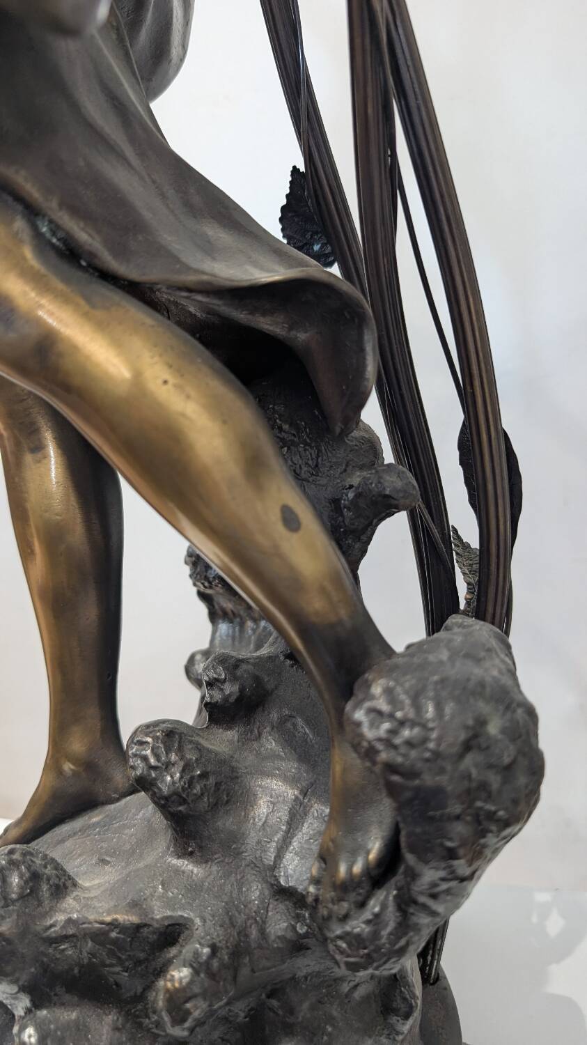 Bronze lamp signed Auguste Moreau – Woman with a shell