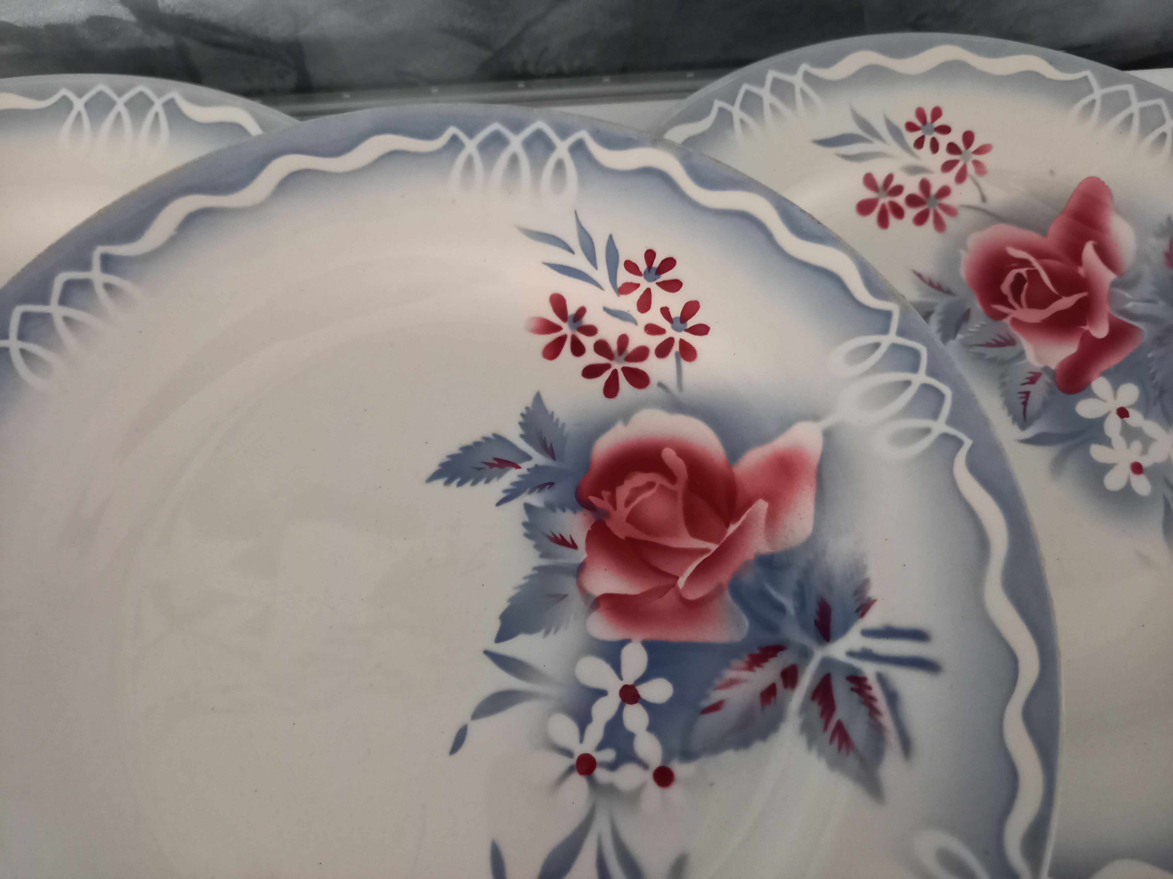 Lot of 4 flat plates Digoin Sarreguemines