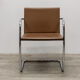 Chaise BRNO de la marque Knoll en cuir marron