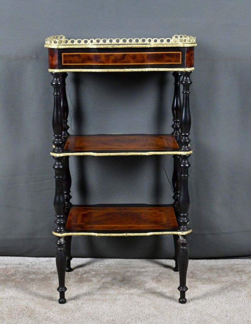 Petite table de salon en marqueterie, style Napoléon III – 2ème partie XIXe