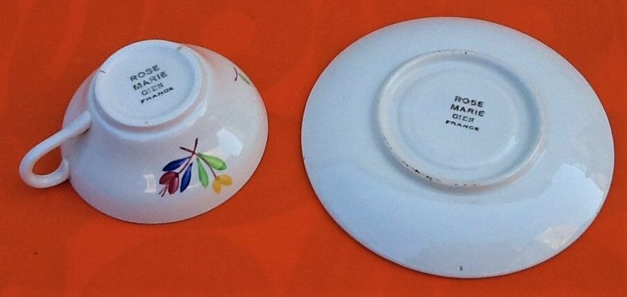 Duo cups / coffee saucers faience by Gien model rose marie