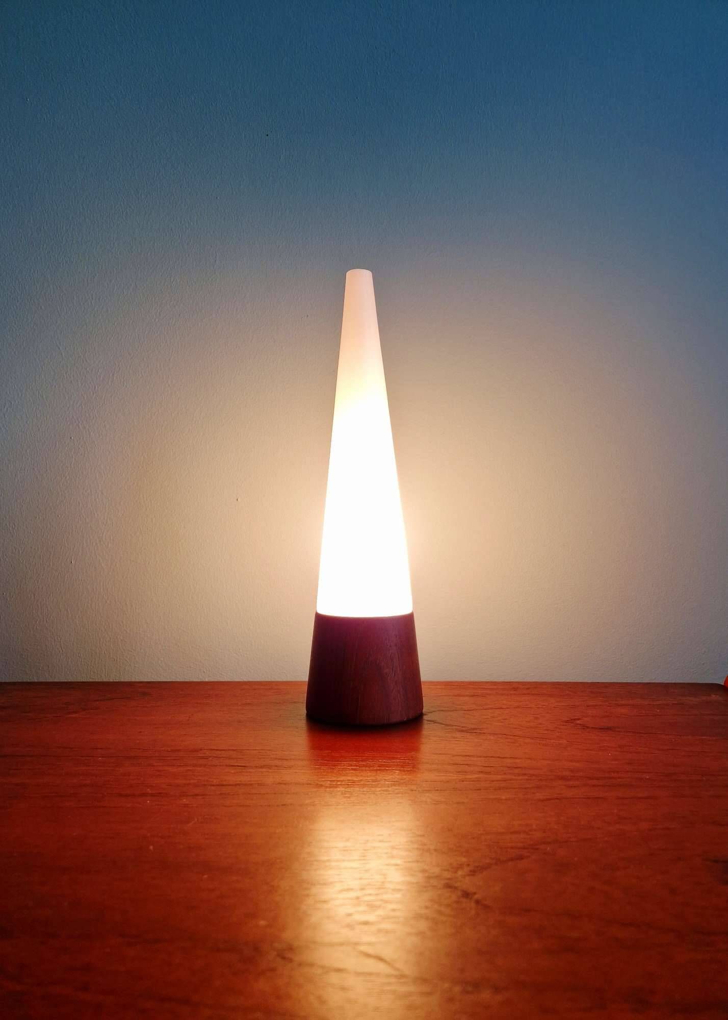 Scandinavian table lamp in teak and satin opaline, Hans-Agne Jakobsson, 1960