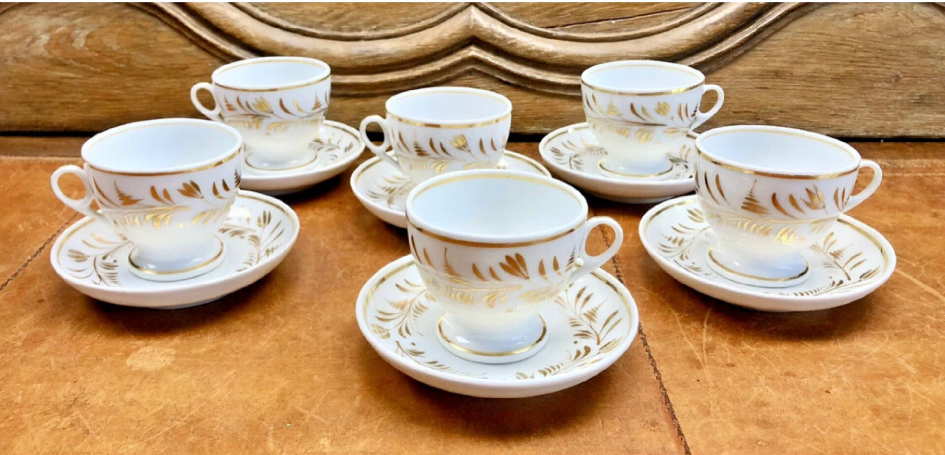 Antique Empire XIX coffee service for 6 cups, porcelain from Paris.