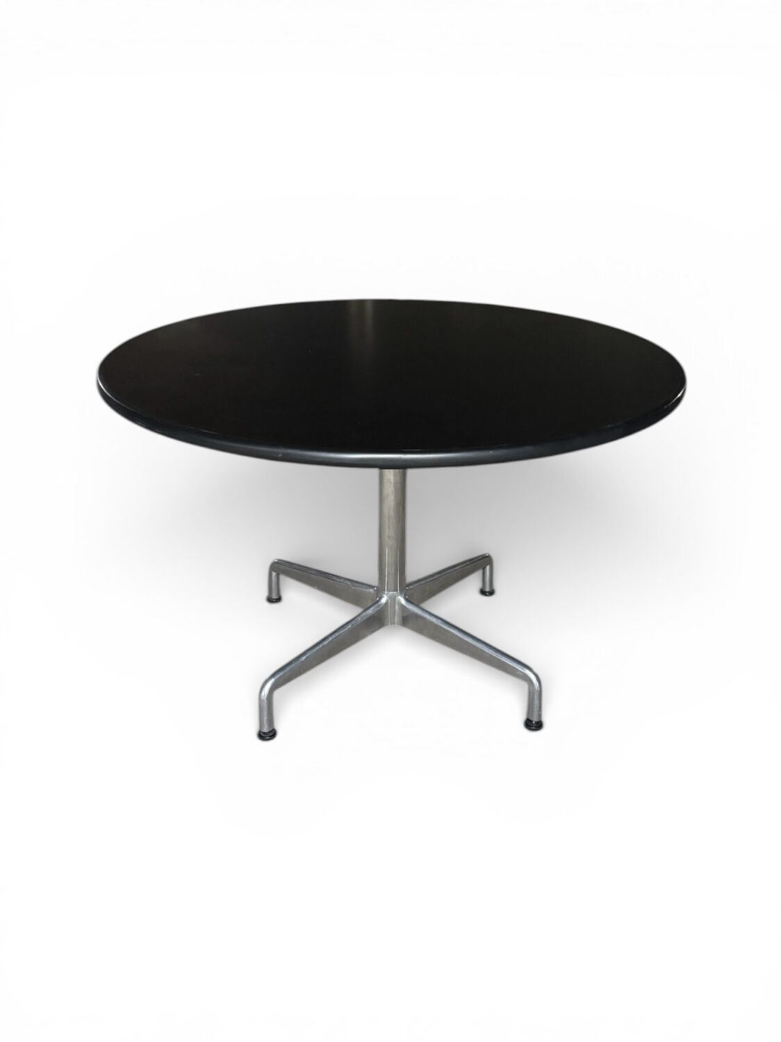 "Segmented" table by Charles & Ray Eames for Vitra