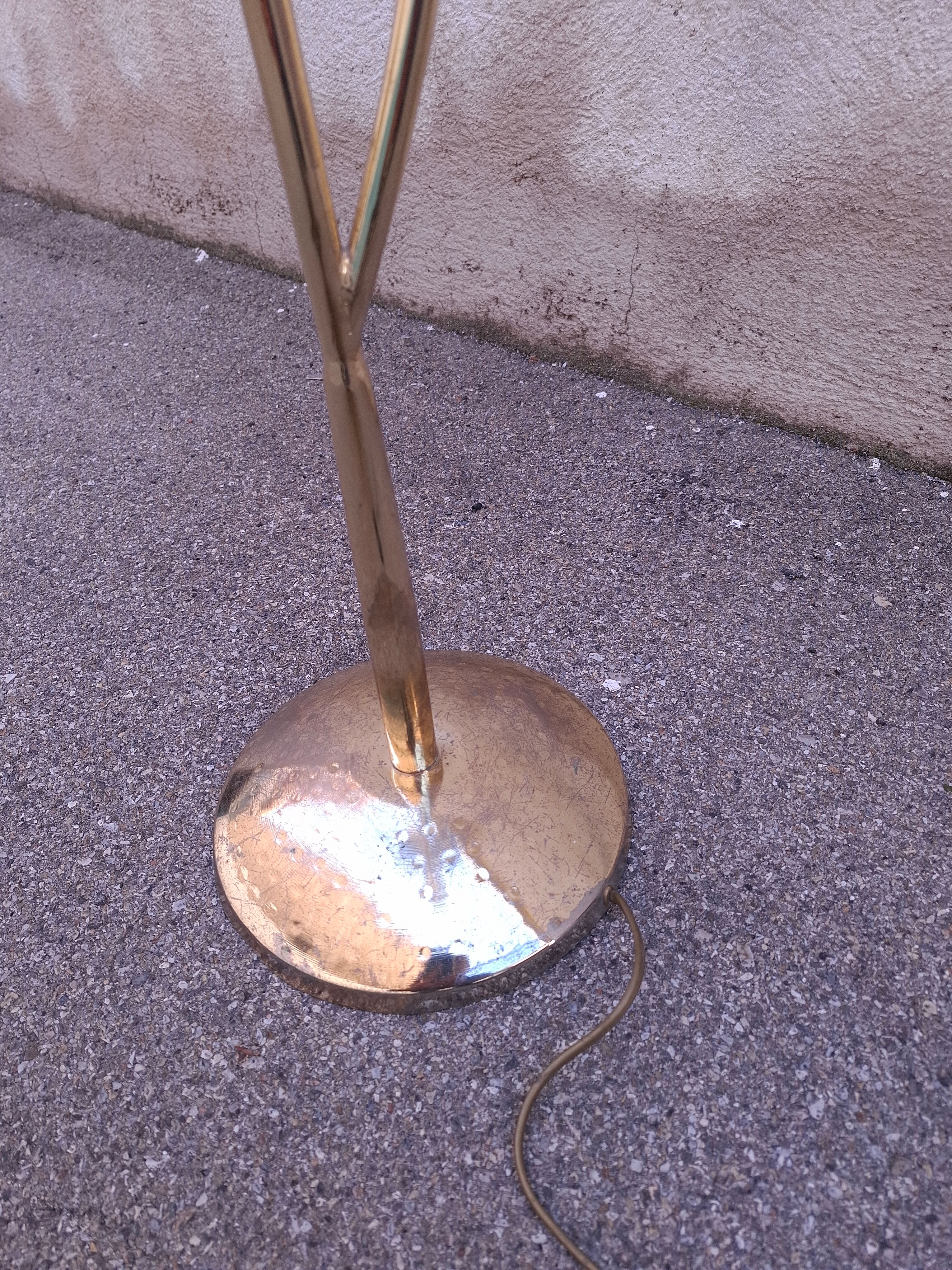 Floral floor lamp in pearlescent Capiz, 1970s.