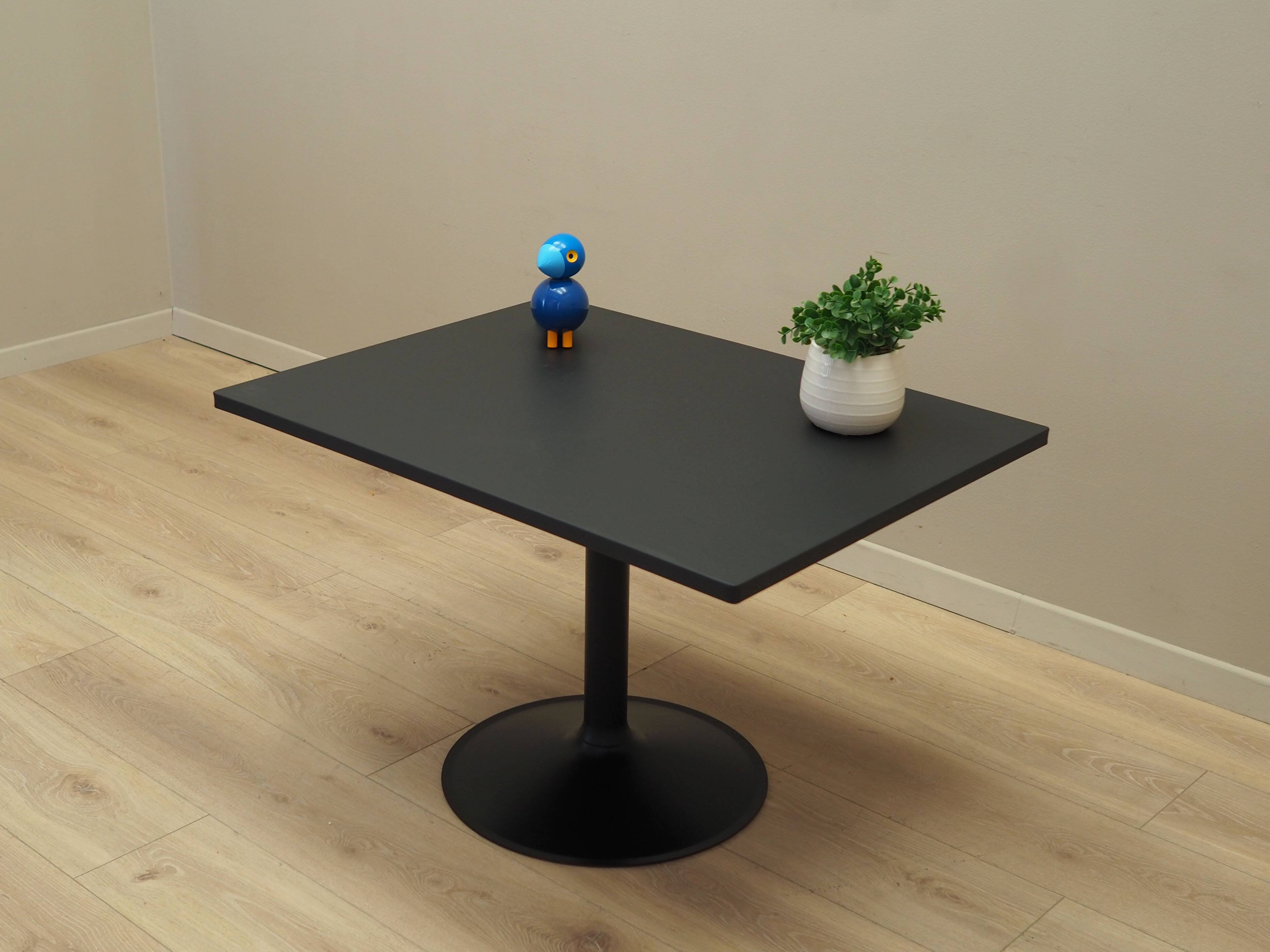 Table basse danoise, années 1970