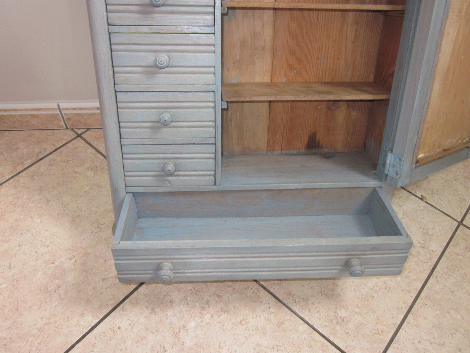 Armoire de toilette ou pharmacie