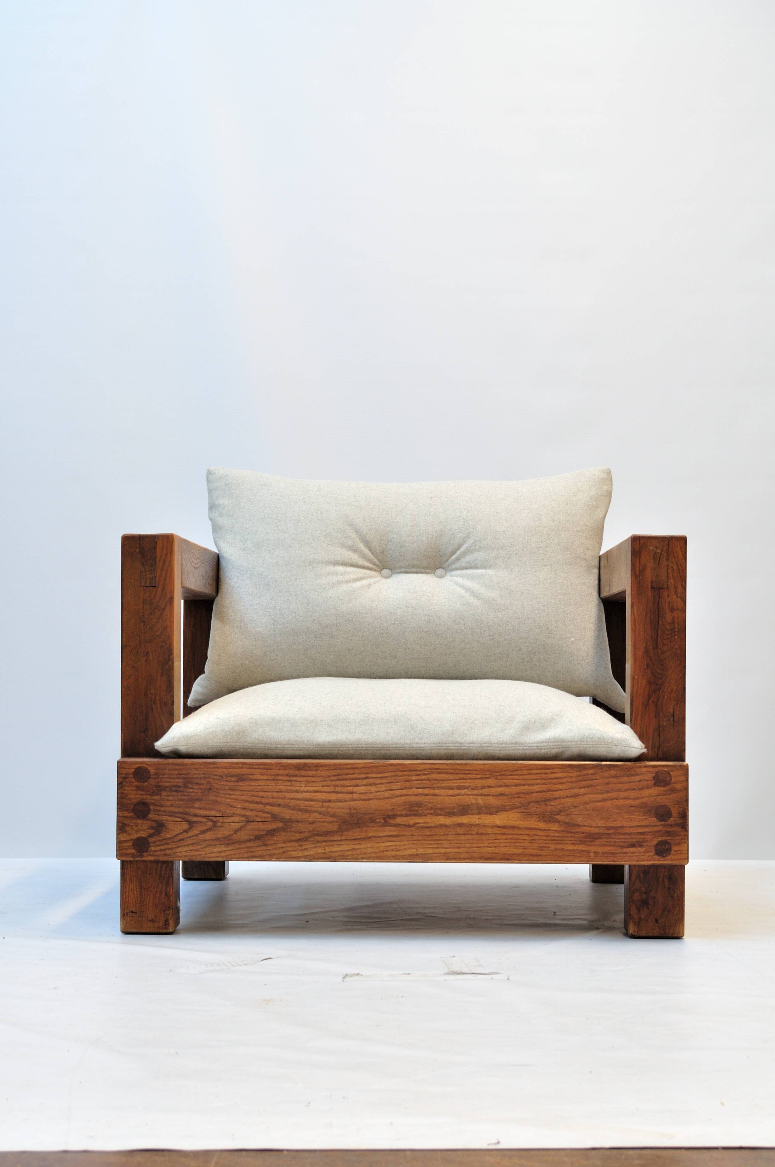 Fauteuil en chêne massif — reconstruit en 100 % laine vierge