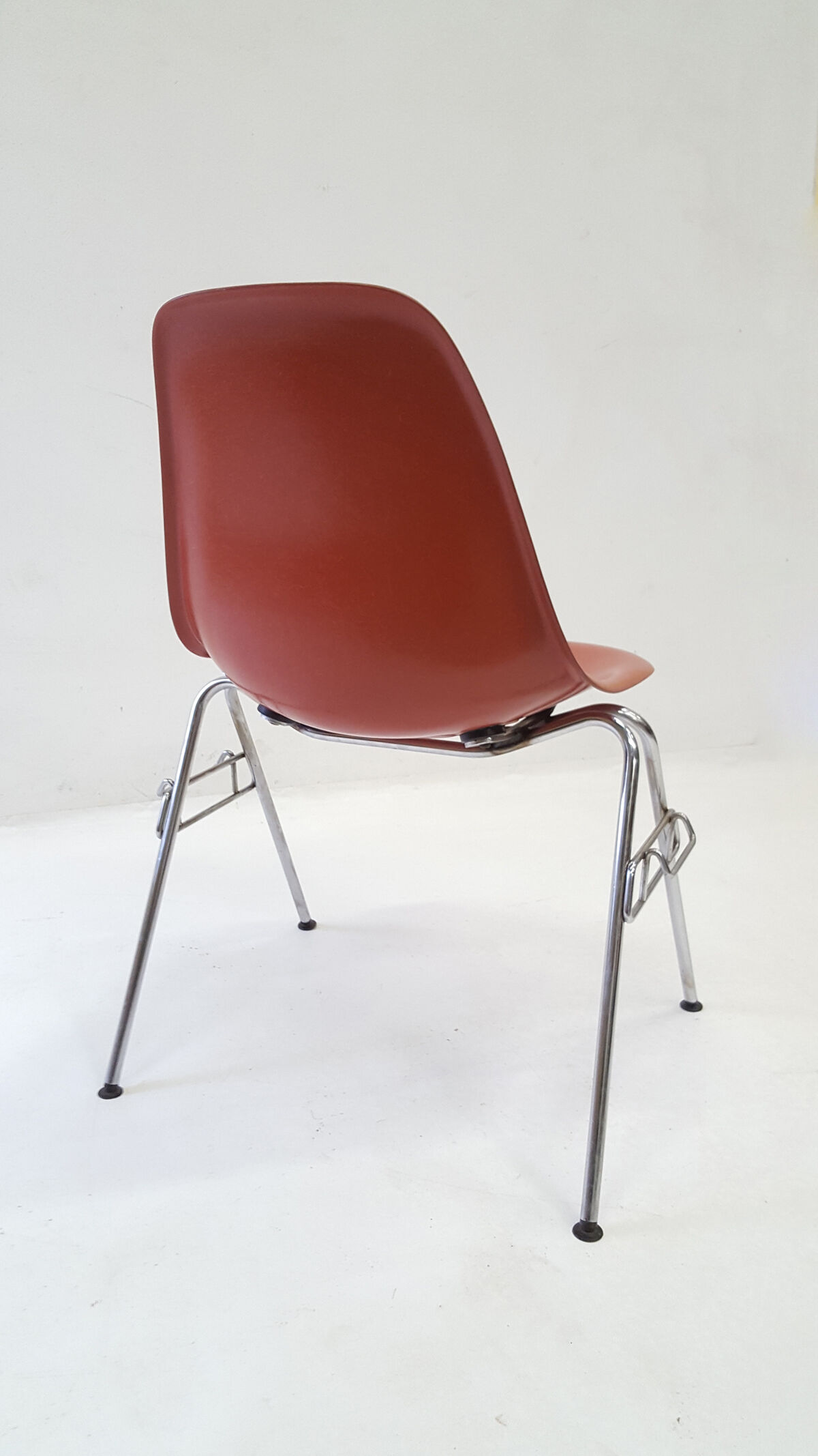 Chaise DSS de Ray Eames édition Herman Miller