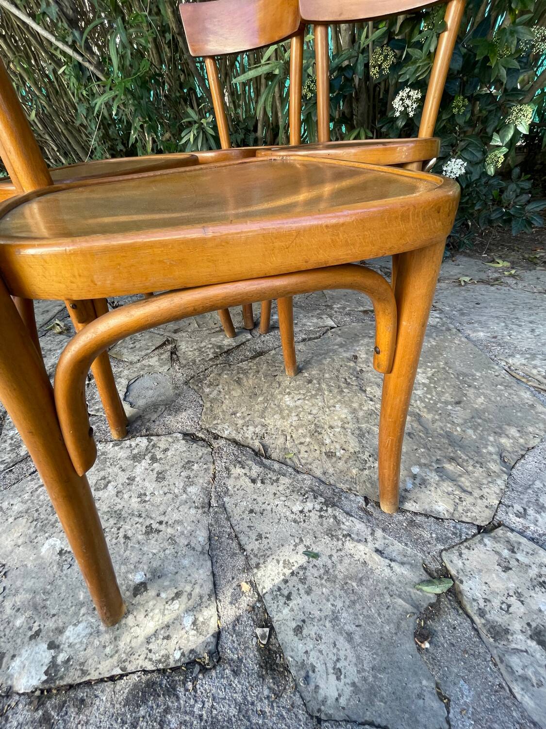 Lot de quatre chaises bistrot