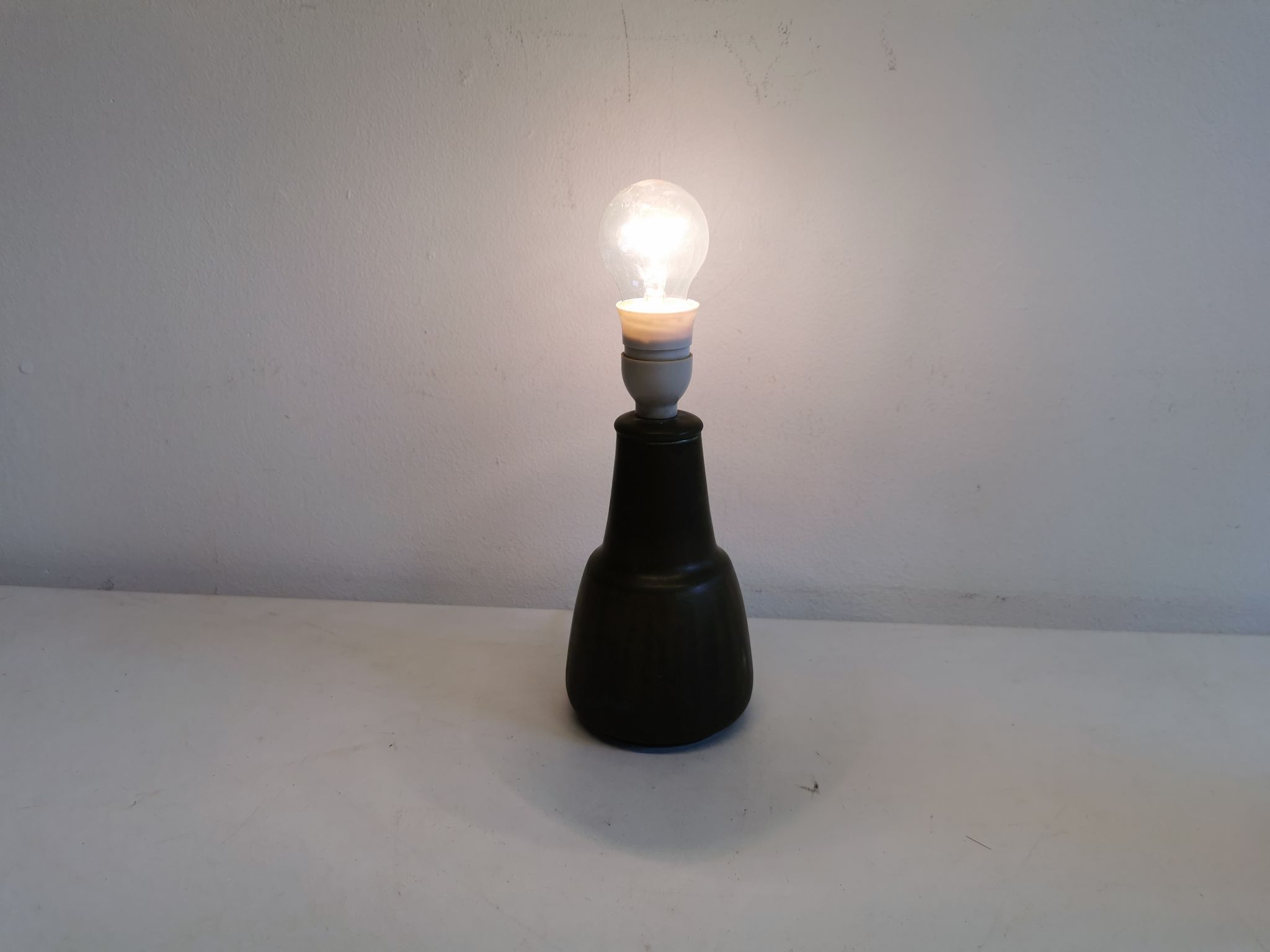 Danish green/brown ceramic table lamp, estimated 1960s.
