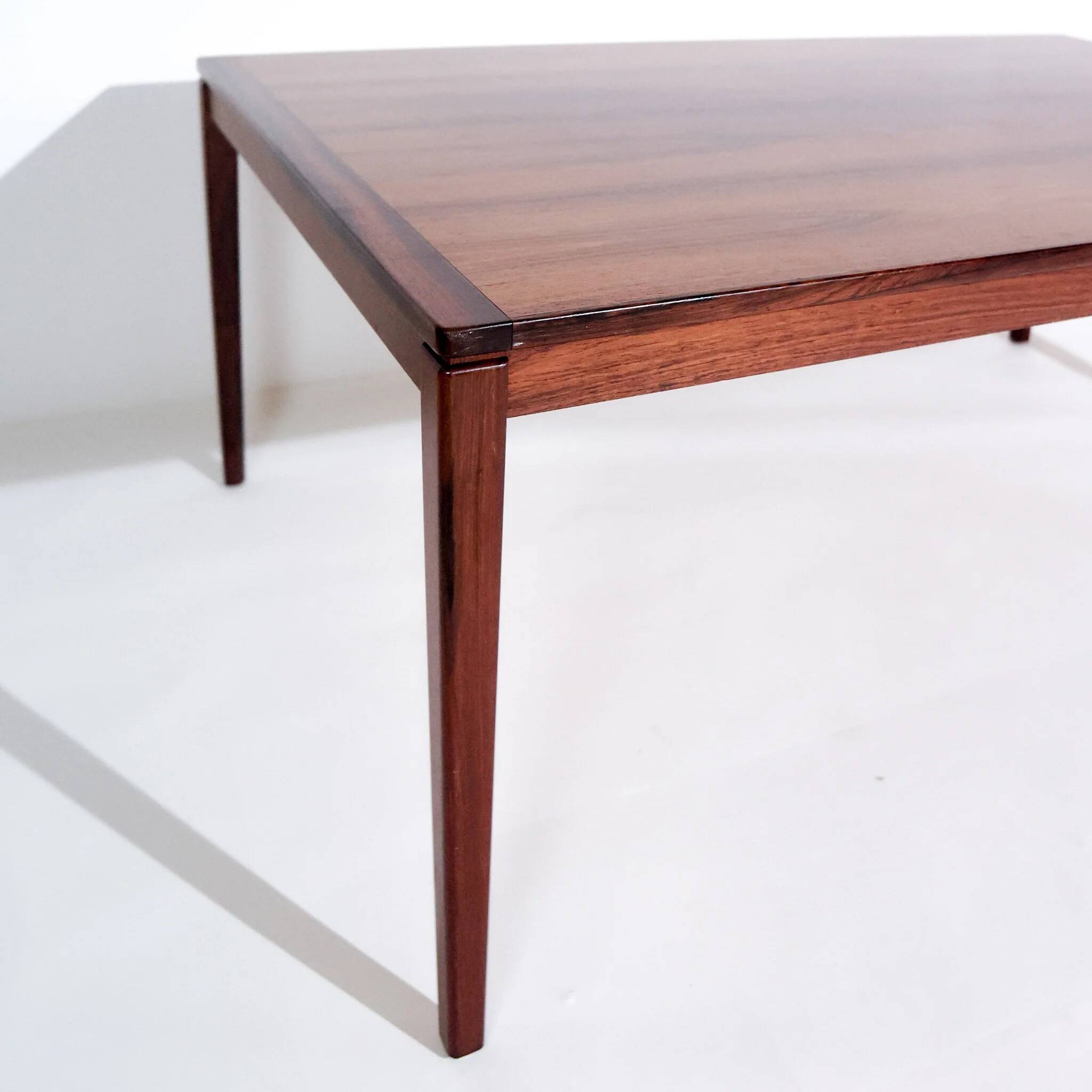 Large vintage Scandinavian coffee table in rosewood from the mid-century.