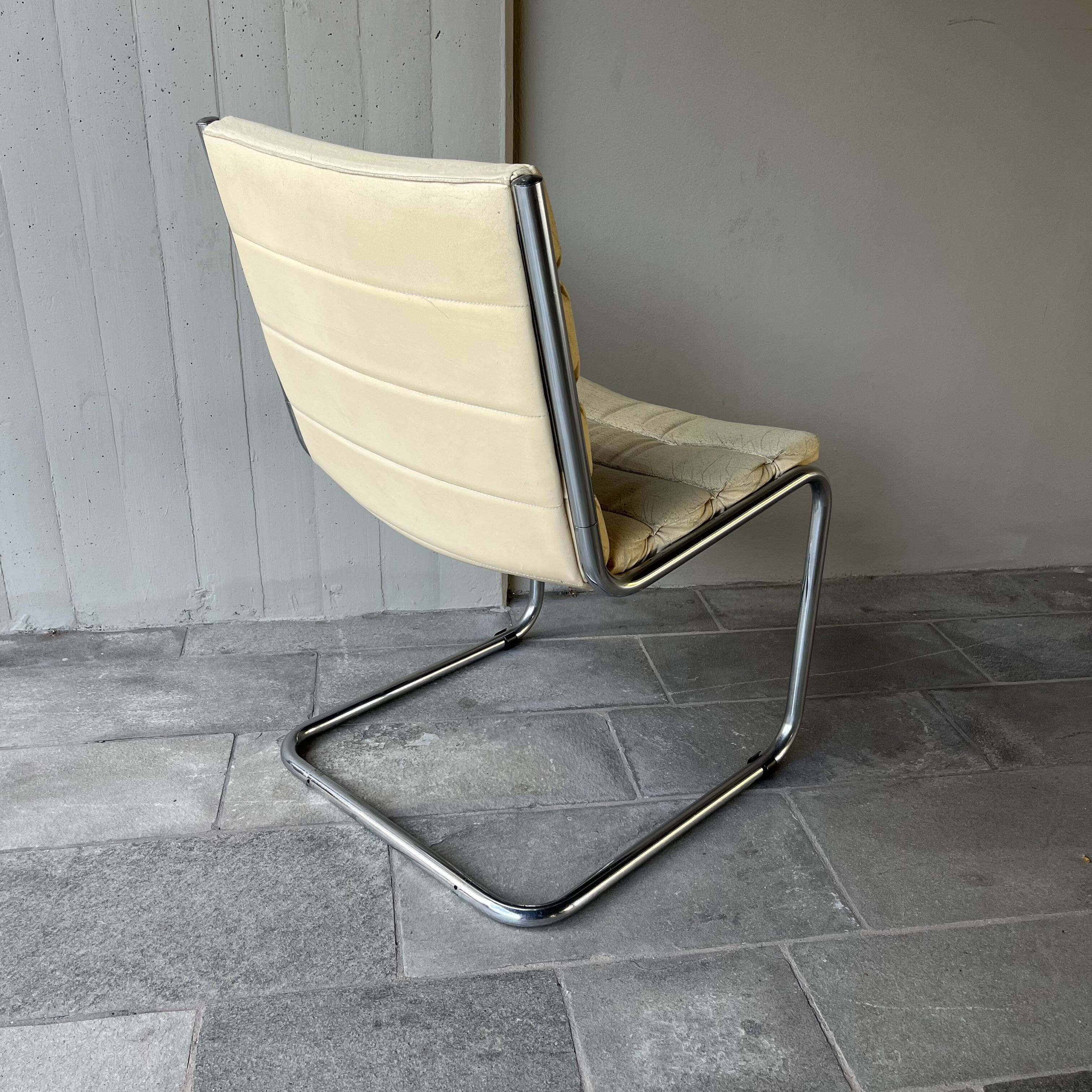 Fauteuil cantilever simili cuir crème vintage 80’s
