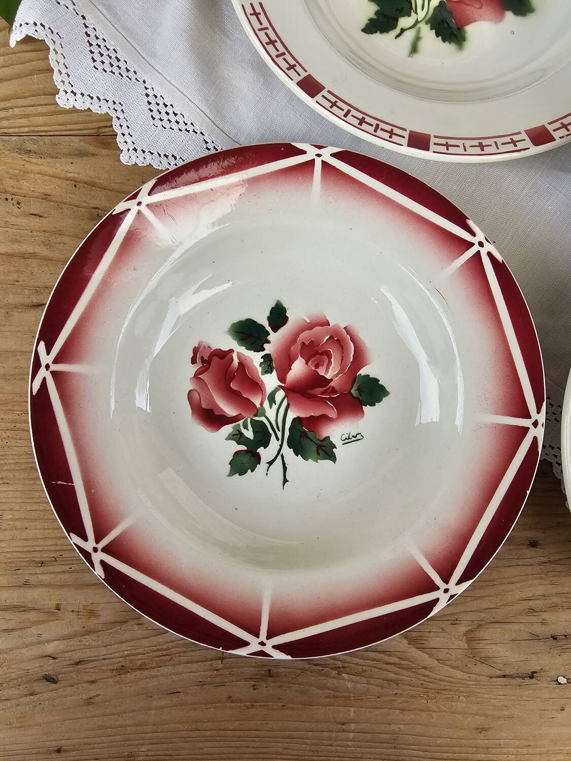 Mismatched vintage dinner plates x6