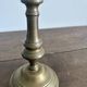 Grand flambeau / bougeoir ancien en laiton – Style Louis XIV
