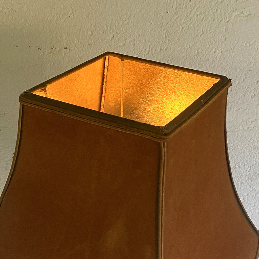 Antique lamp in brass and velvet