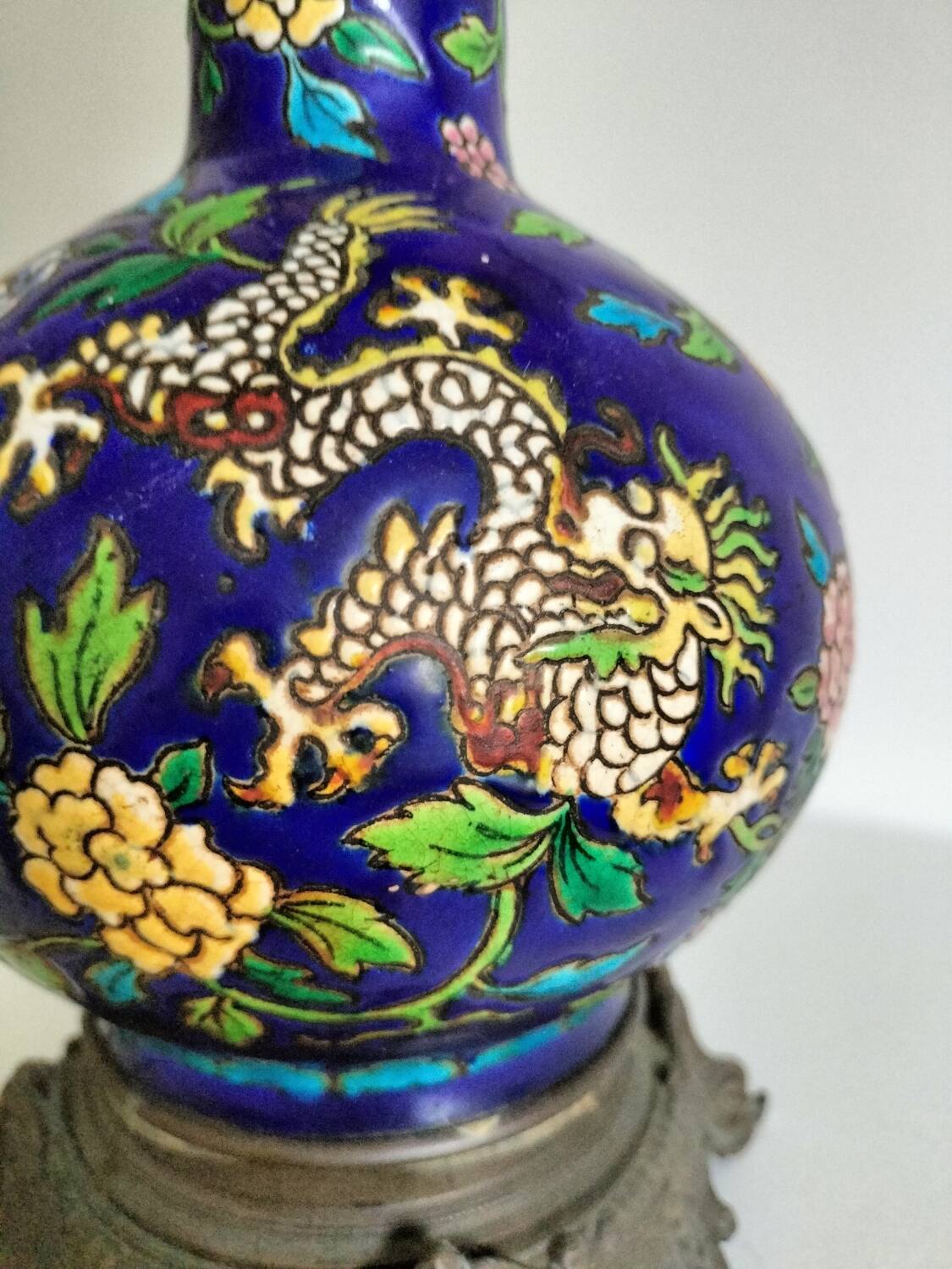Chinese porcelain lamp