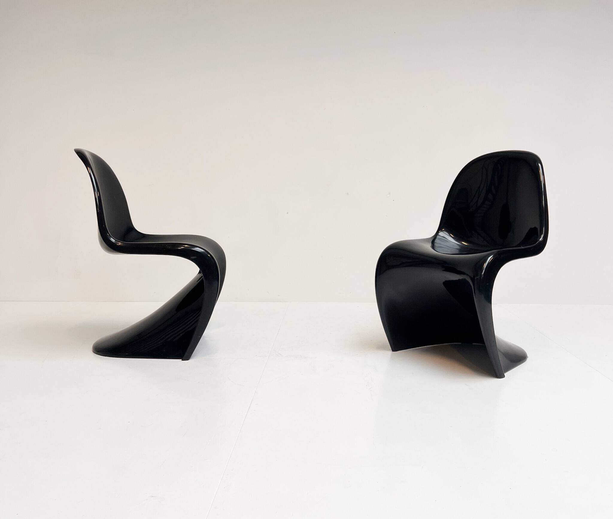 Set of 2 Herman Miller chairs by Verner Panton, 1970's