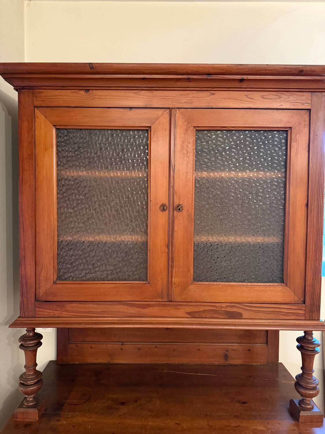 Solid pine dresser