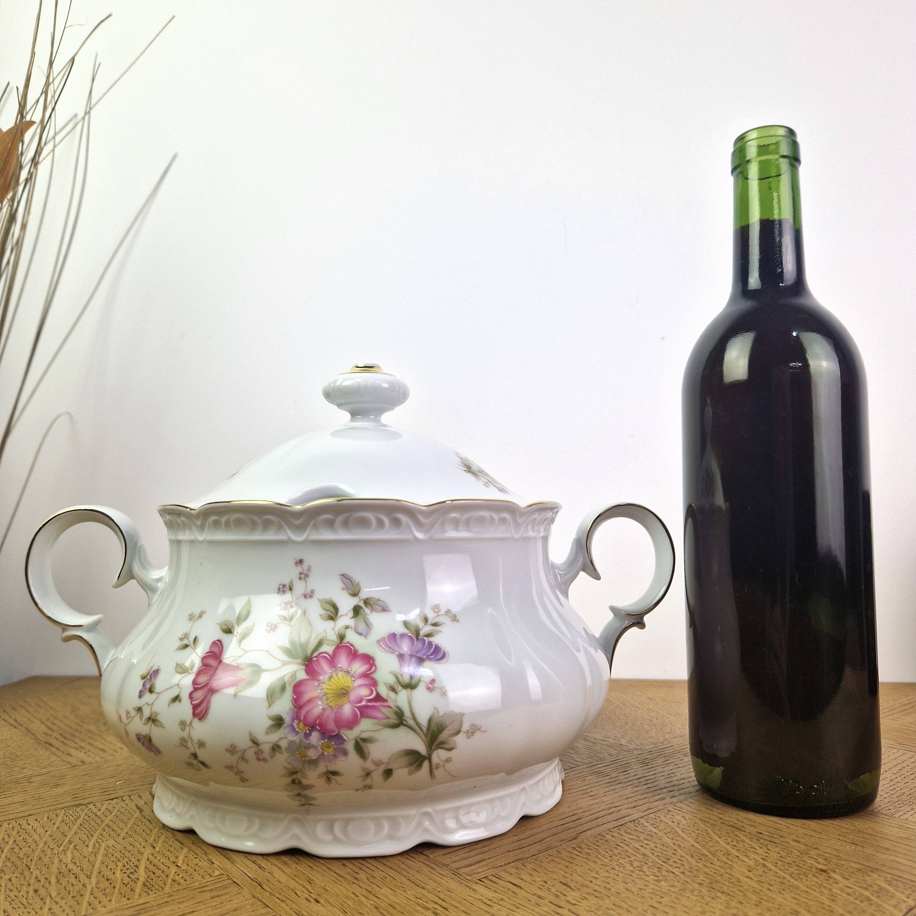 Vintage Mitterteich Bavaria soup tureen in porcelain with floral decoration.