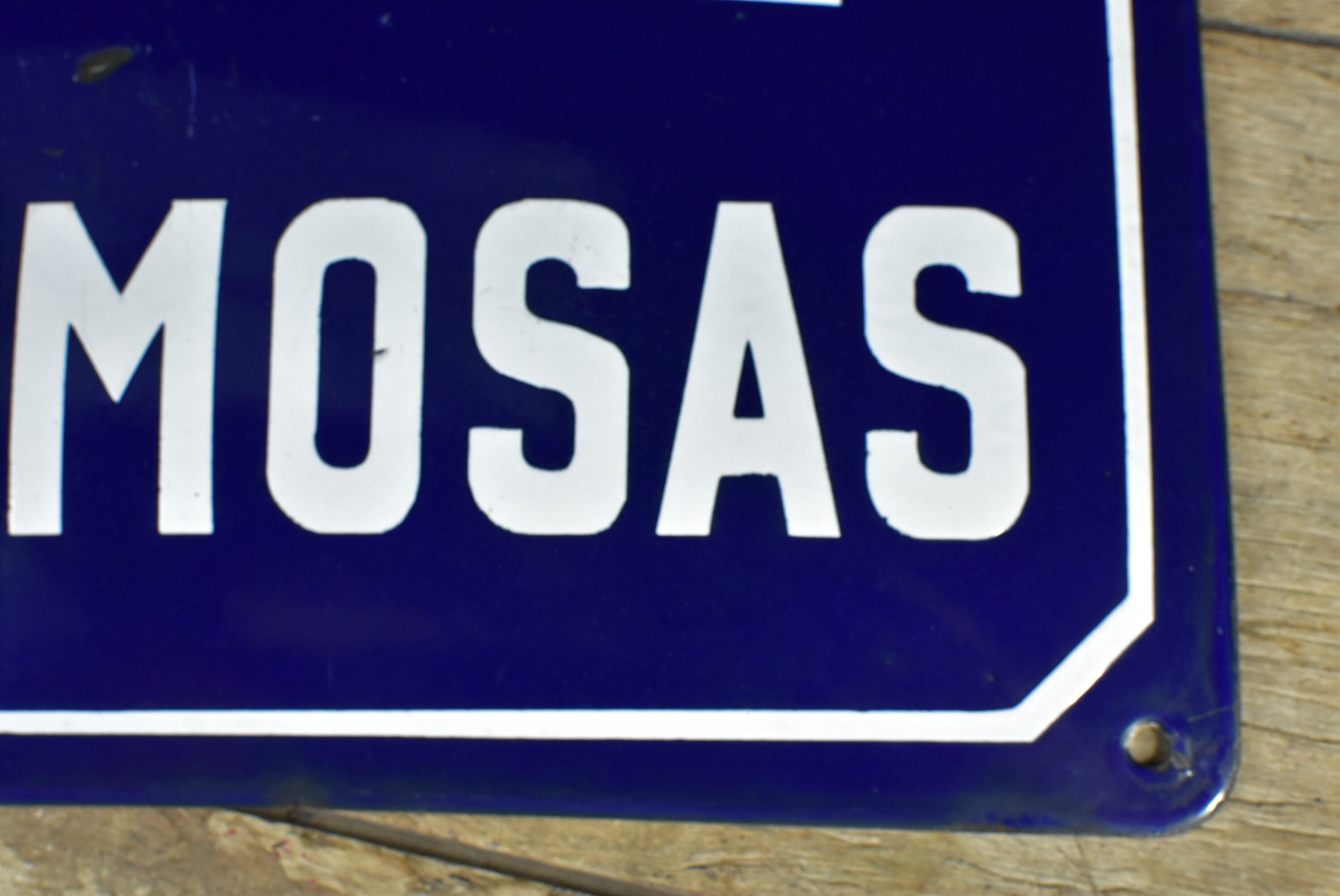 Plaque émaillée bombée de rue "Avenue des Mimosas"