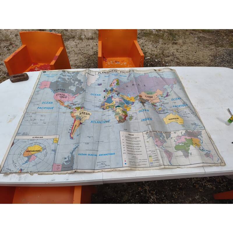 Laminated world map by P. Serryn 1972