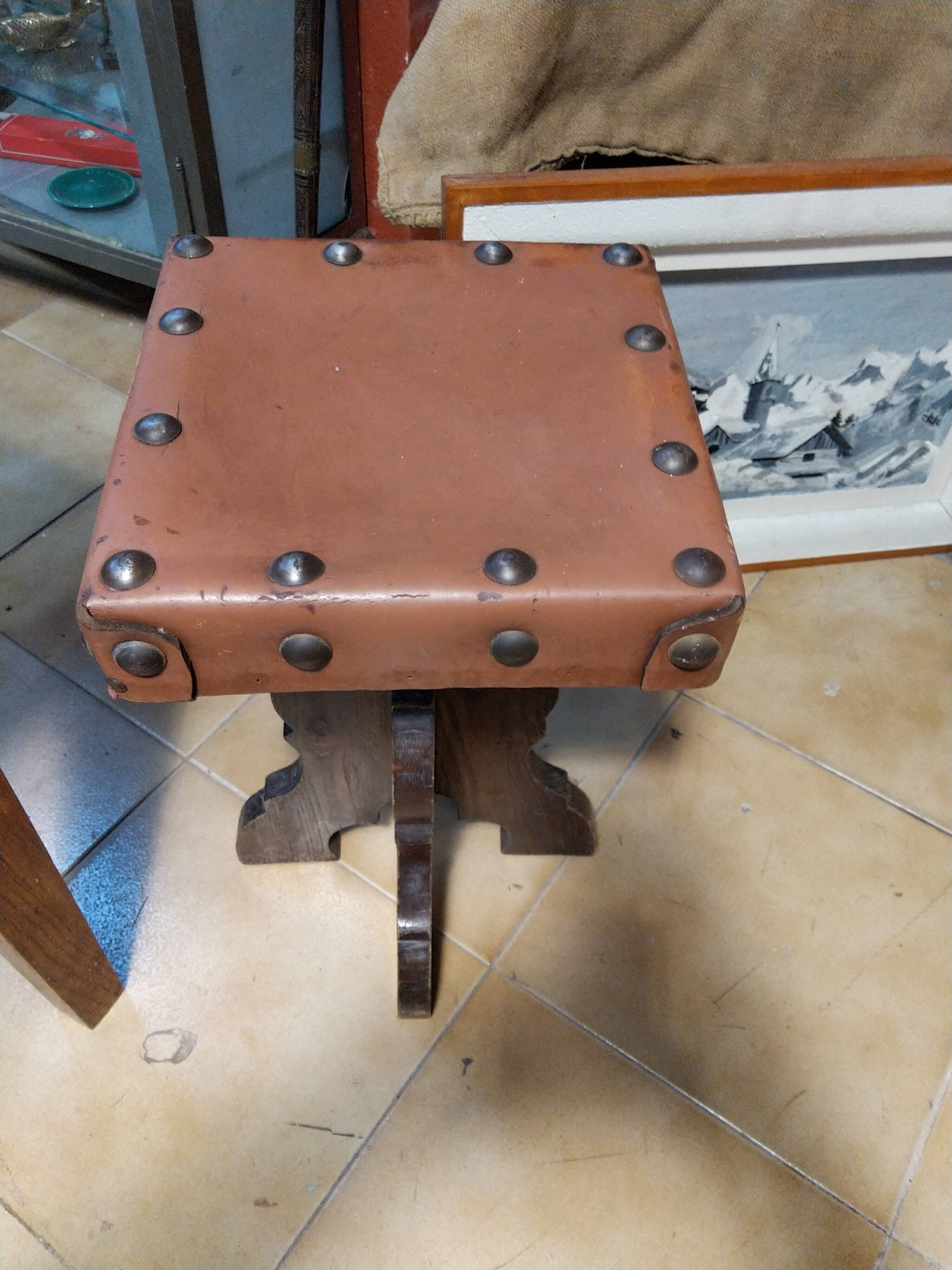 Leather tabouret