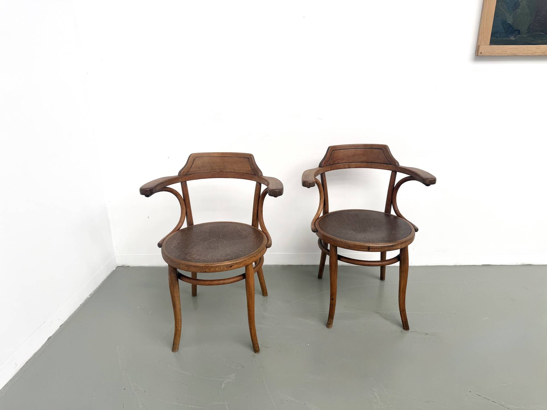 Paire de Fauteuils de Bureau Thonet – Hêtre Courbé & Assises Pyrogravées