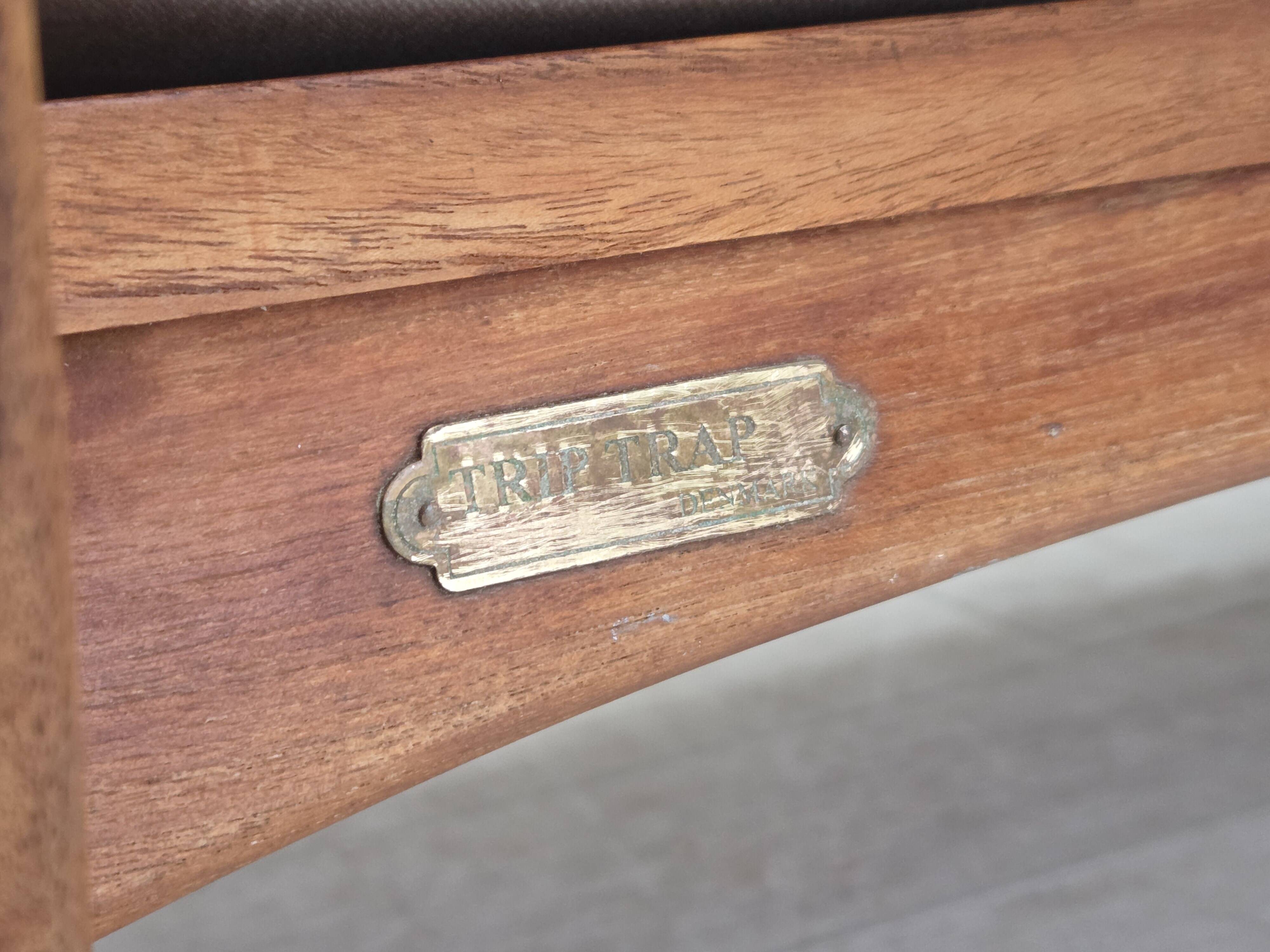 1970s, Danish 2-seater sofa by Klaus Wettergren, cotton fabric, teak wood.