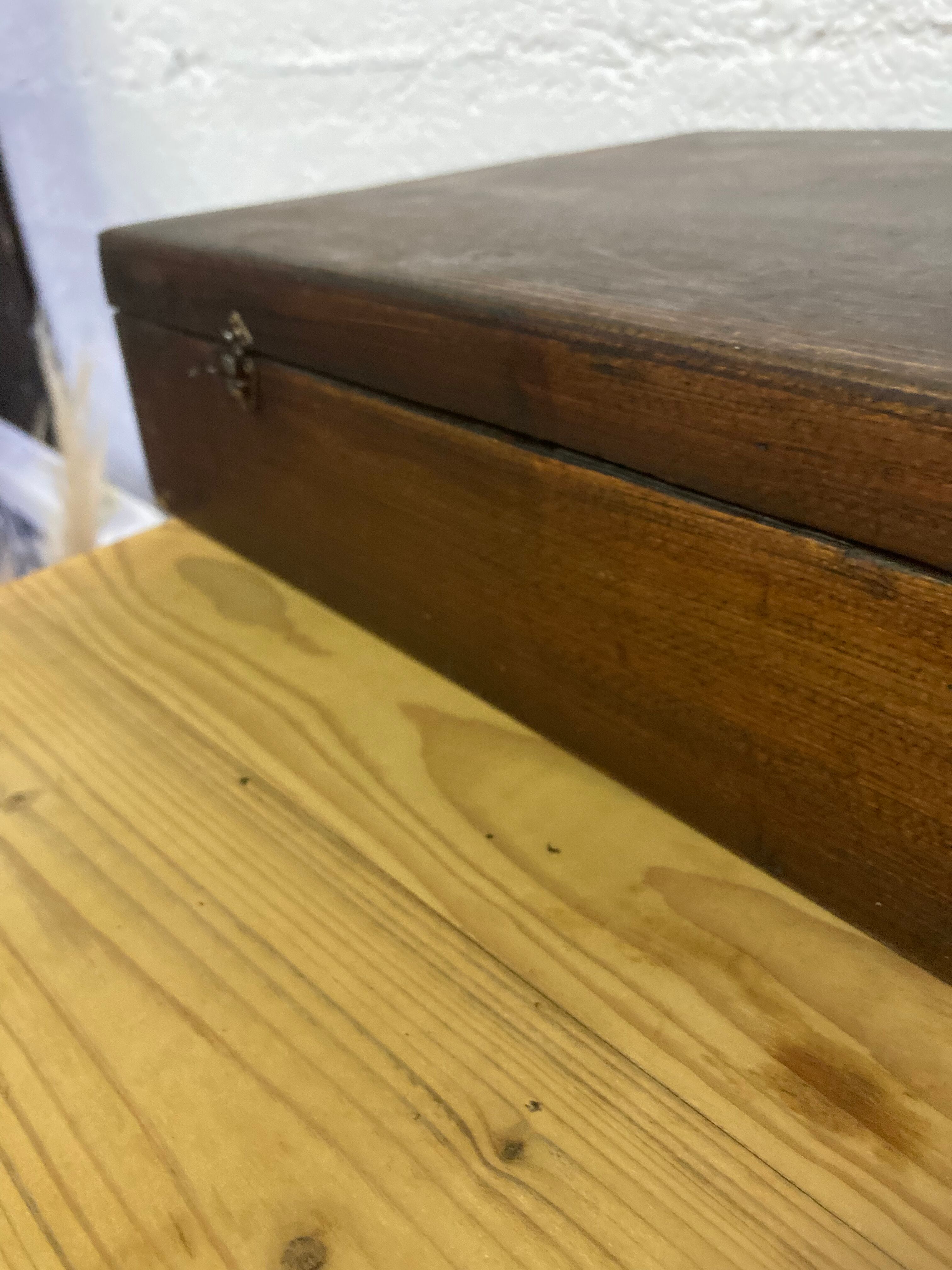 Fine wooden box 19 th