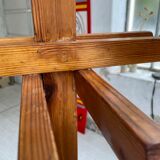 Patère wears pine coat 70