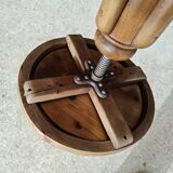 Adjustable piano stool
