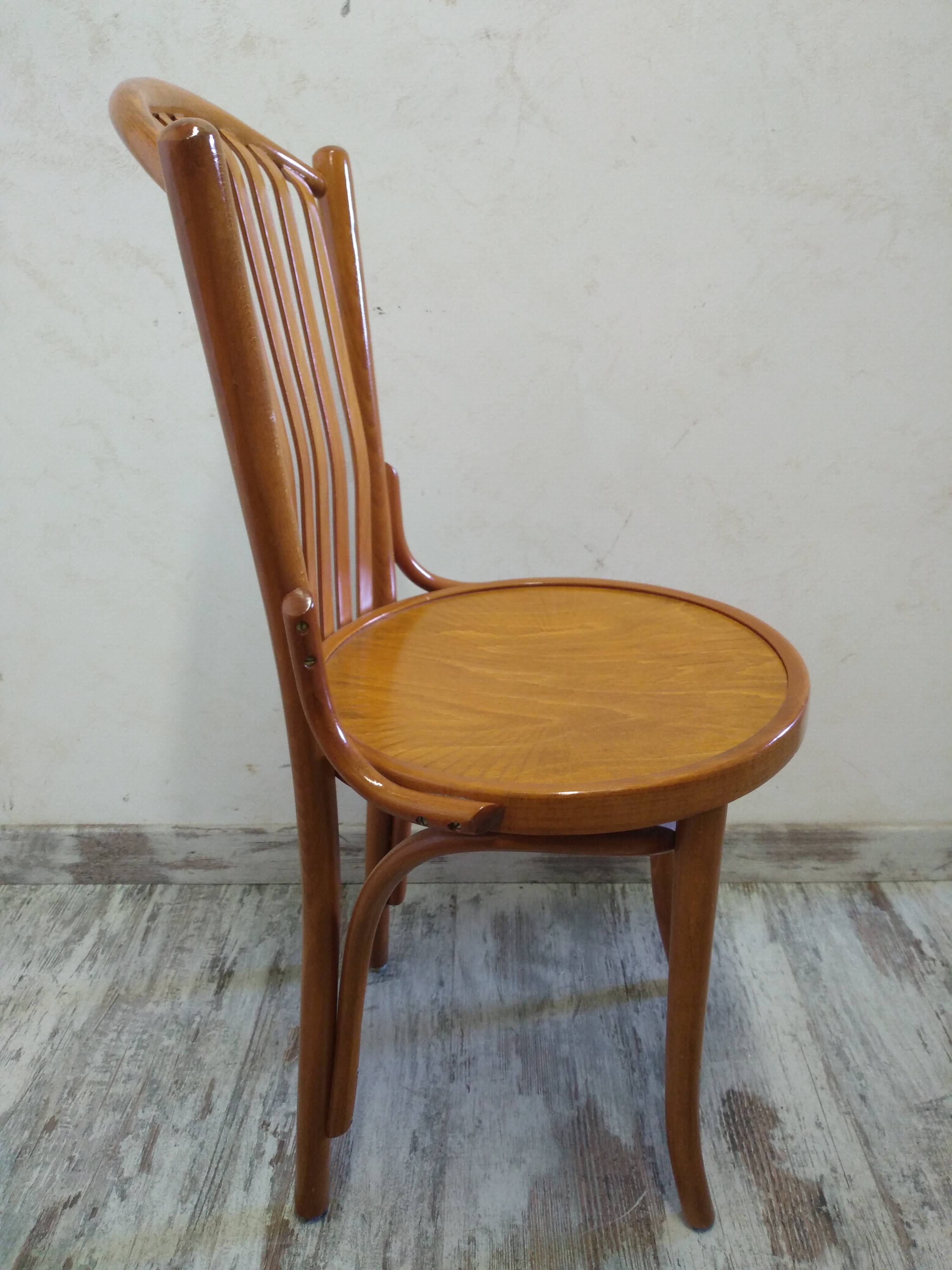Chaises bistrot vintage