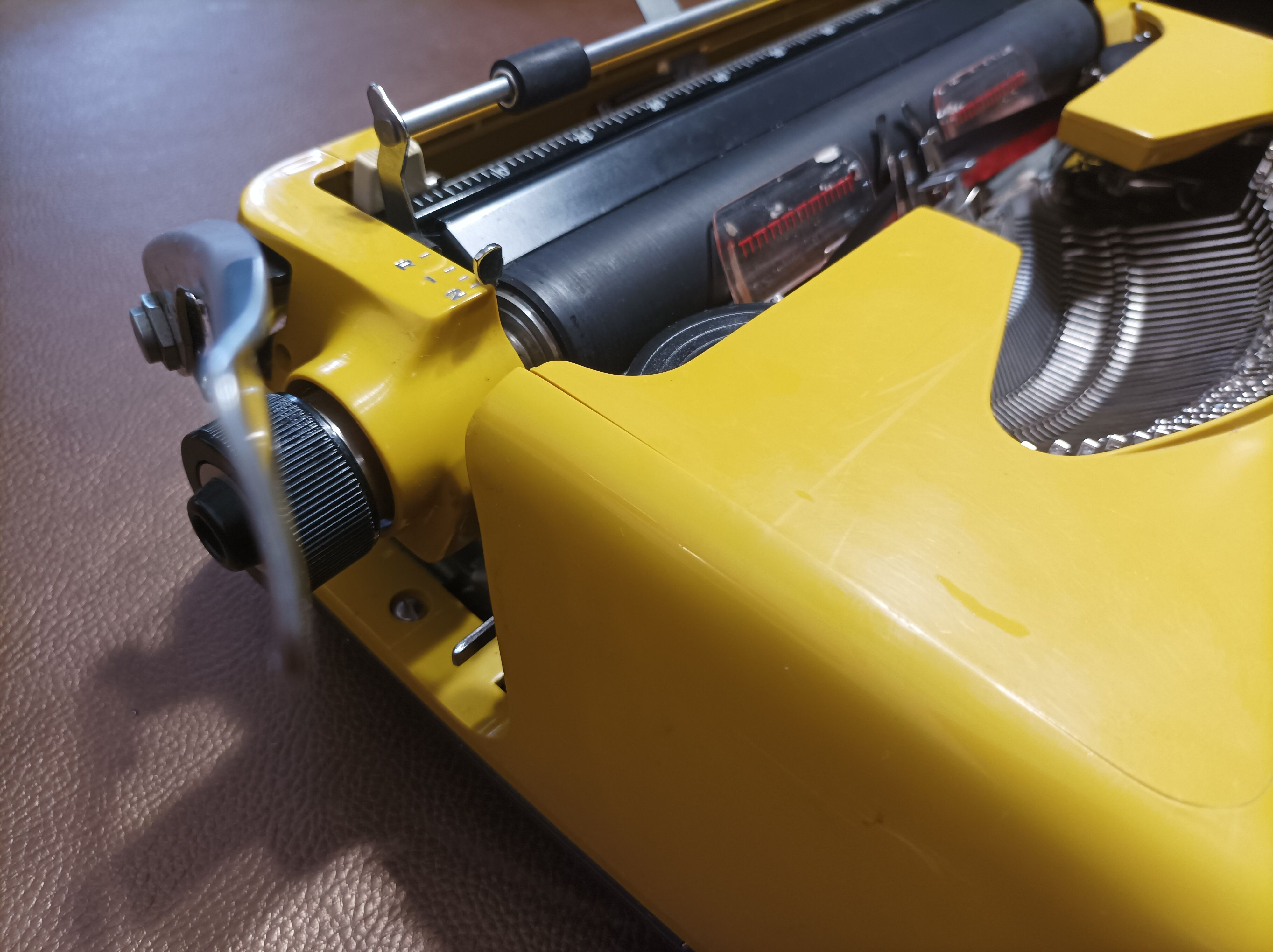 Typewriter Brother Nogamatic 600 Yellow