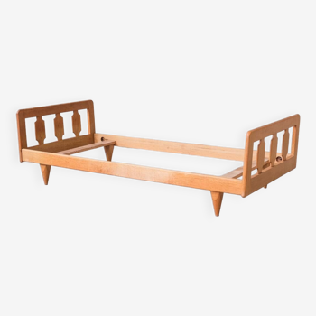 Guillerme et chambron mid-century french oak day bed