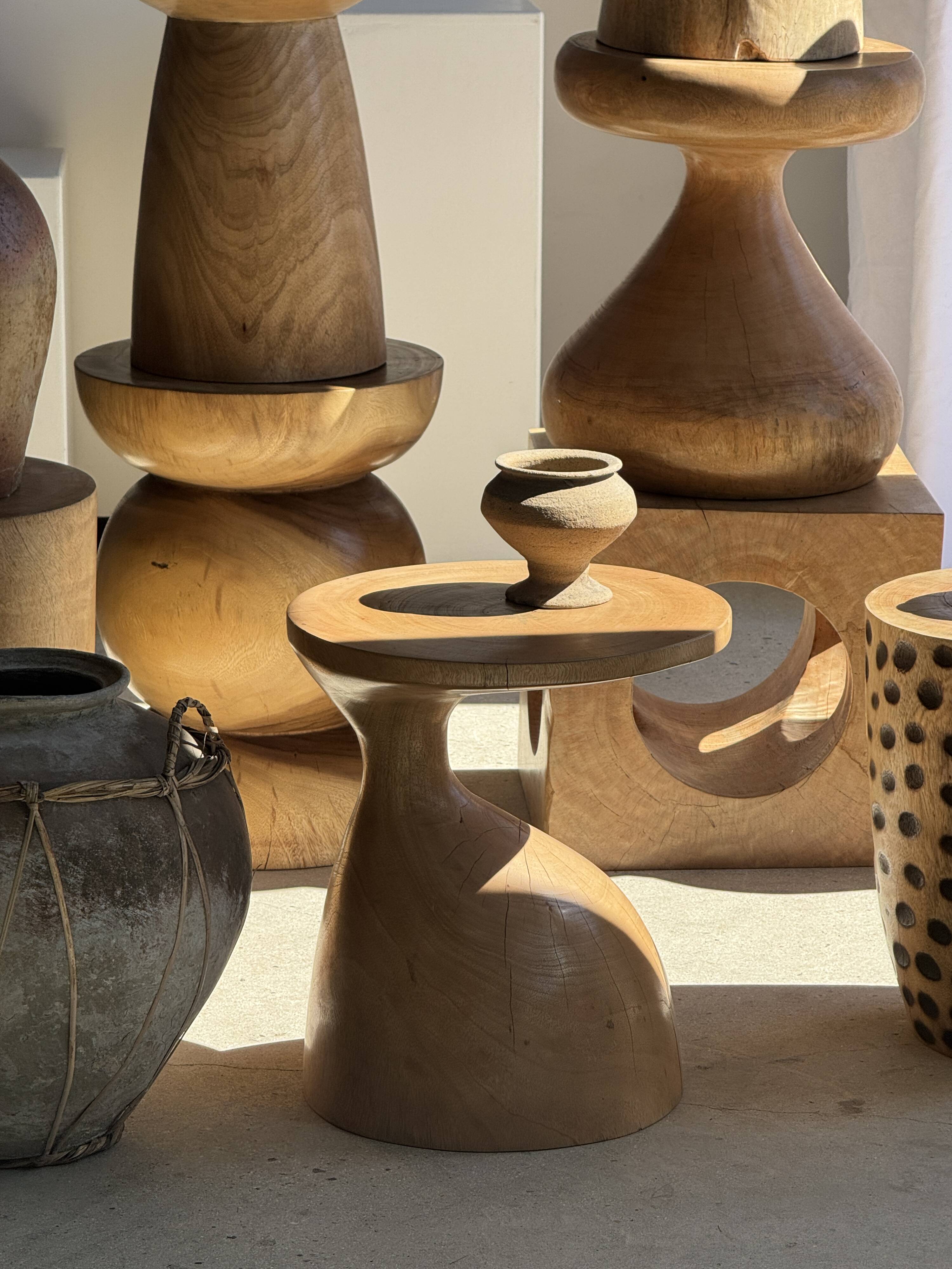 Stool, side table, end table in solid suar wood, spheres H50 D39.