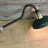 Enamelled swan collar lamp