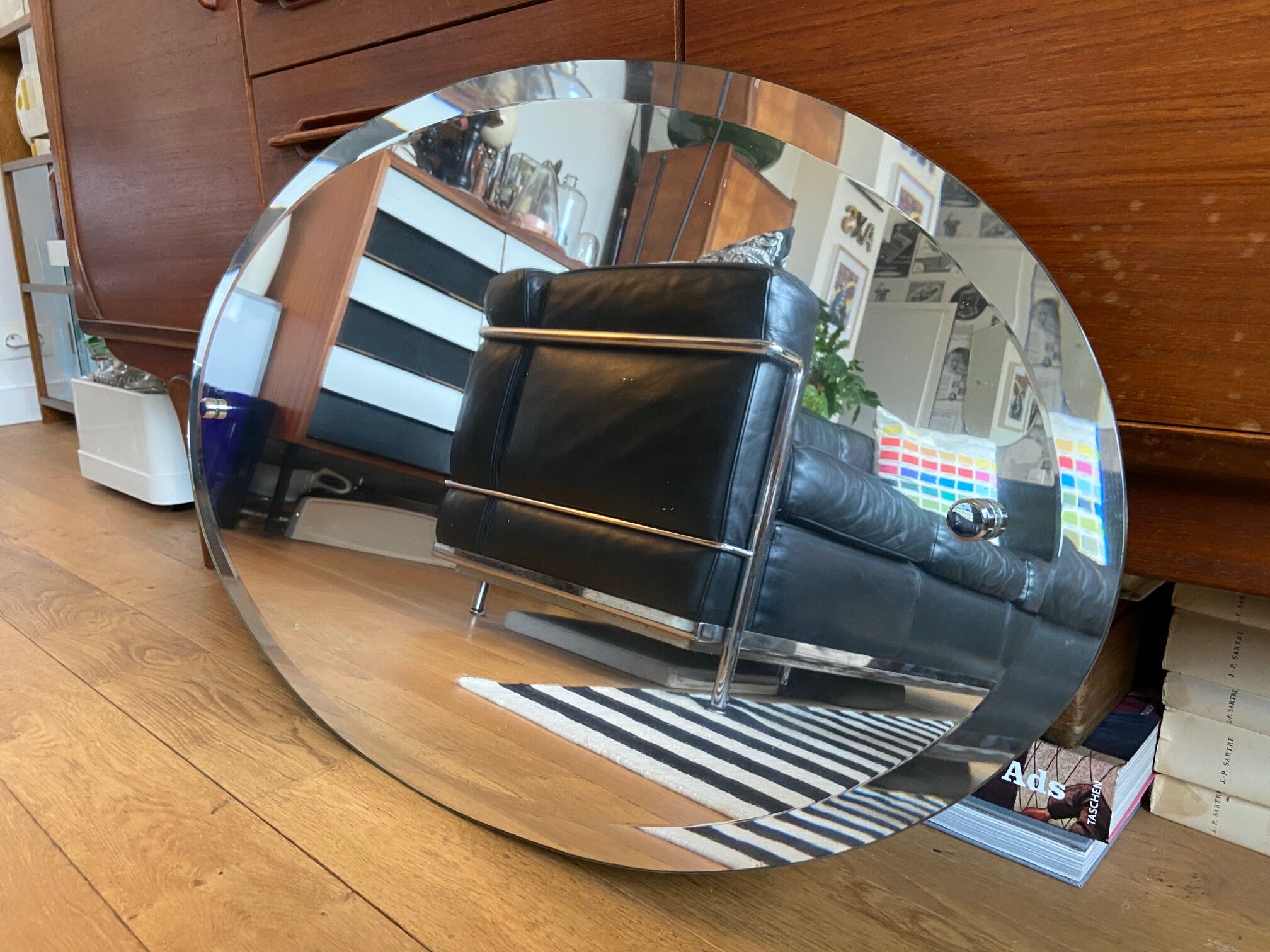 Bevelled oval mirror