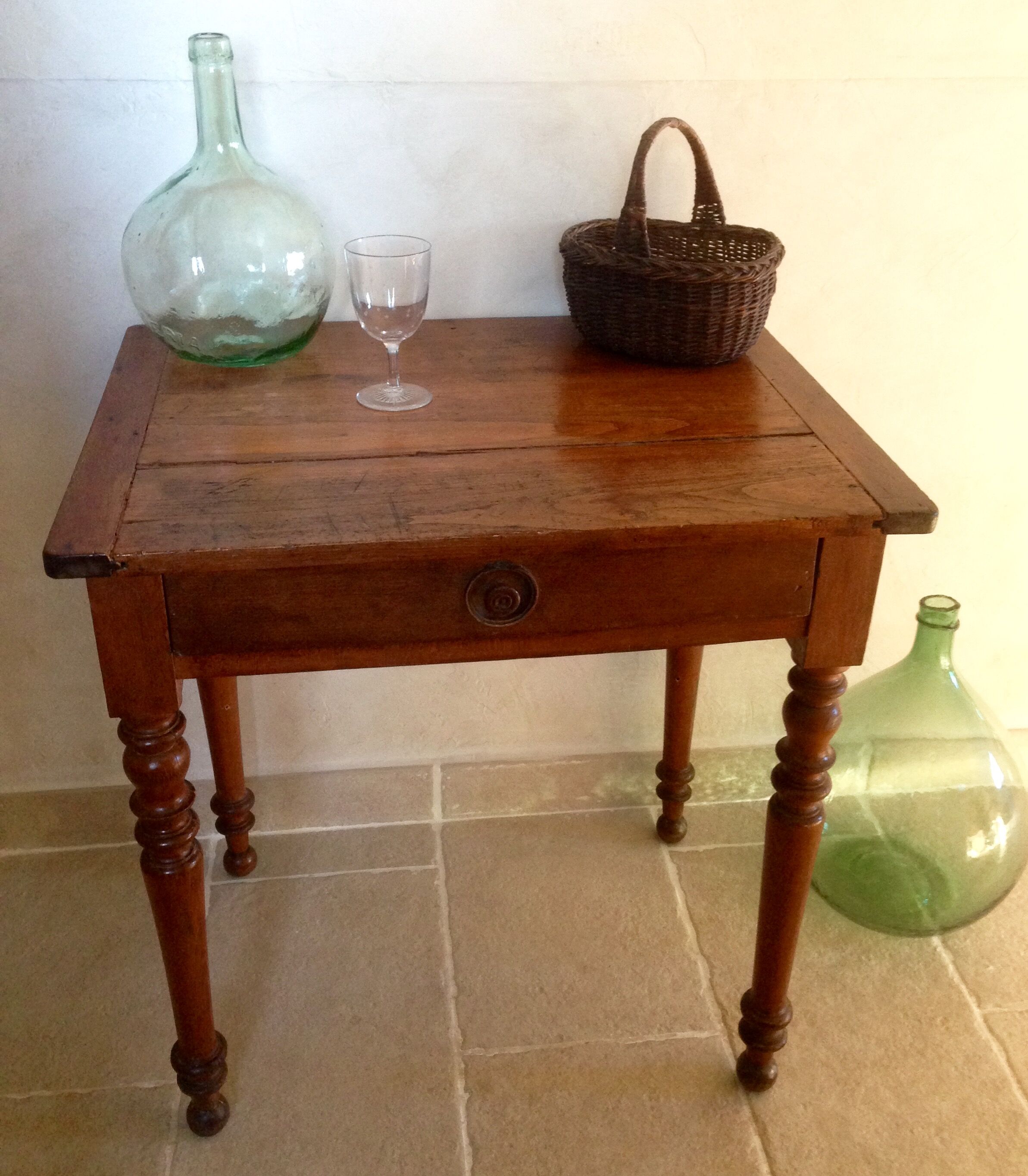 Table d'appoint pieds en bois tourné