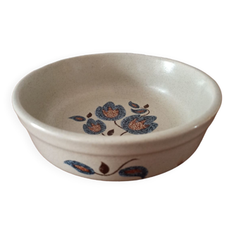 Flat earthenware bowl