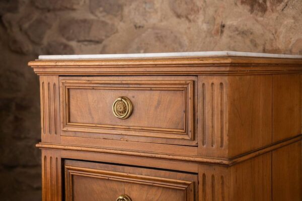 Chiffonnier chevet de style Louis XVI, plateau marbre, fin XIXe