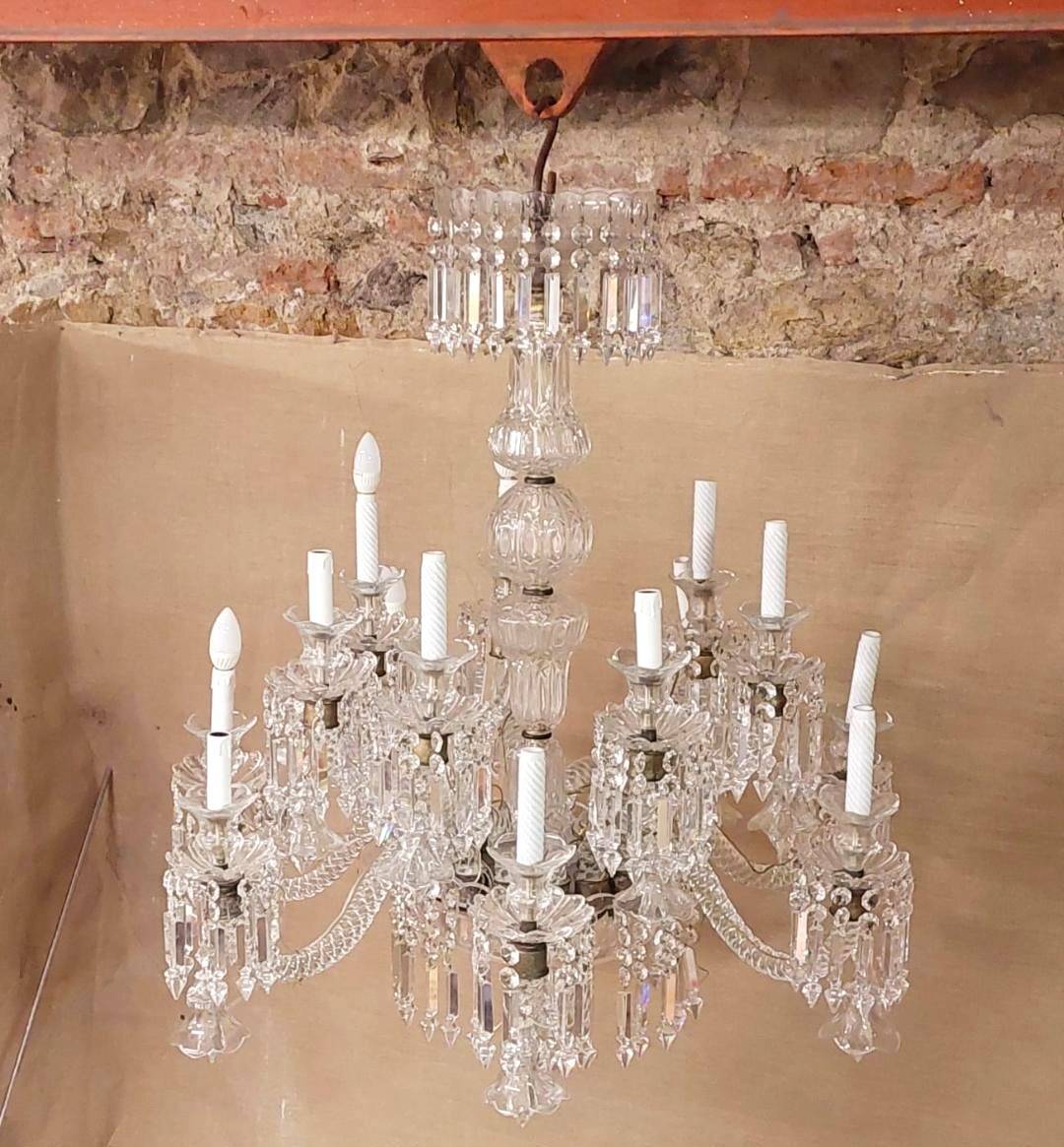 Grand lustre en cristal de France, années 1930/40 dans le style Baccarat Zenith.