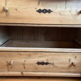 Pant chest of drawers