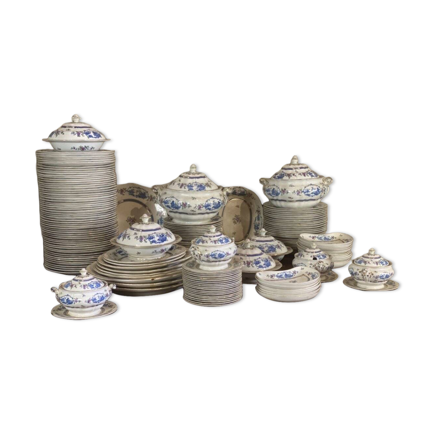 Earthenware dinner service, 155 pieces, Waring and Gillows, London
