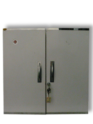 Ancienne armoire à pharmacie en